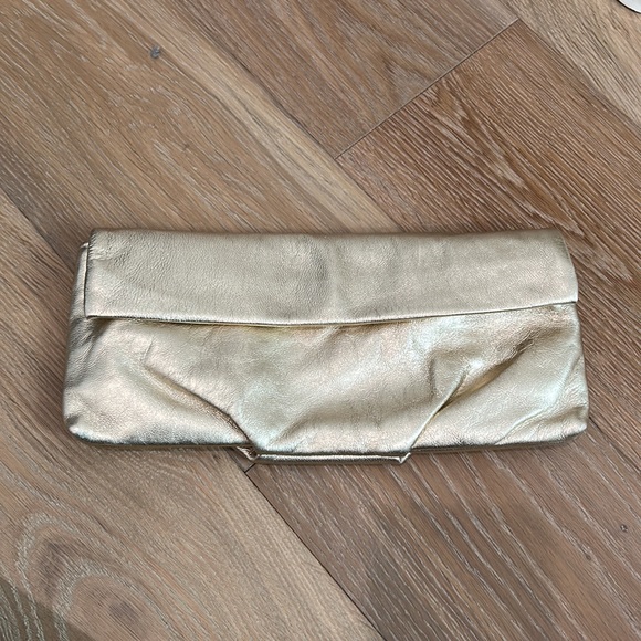 🎄Gold Banana Republic Clutch with wristlet strap pristine interior holiday time - Picture 5 of 6